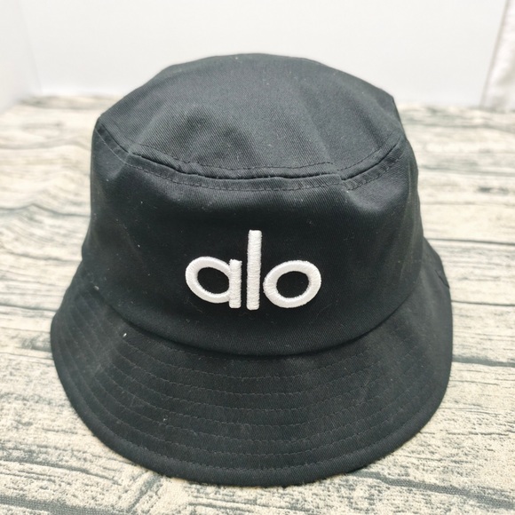 ALO Yoga Fundamental Bucket Hat - Picture 1 of 5